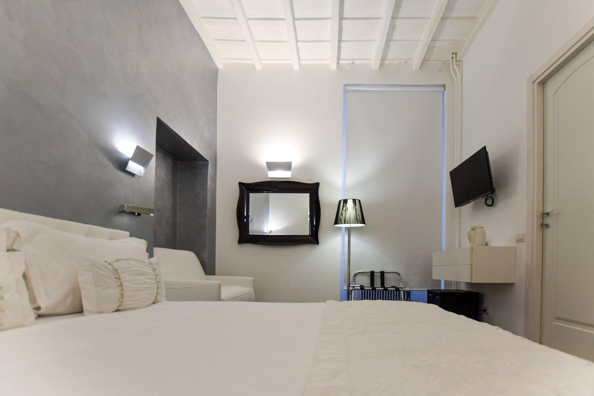 Navona Secret Stay Guest House Рим Екстериор снимка