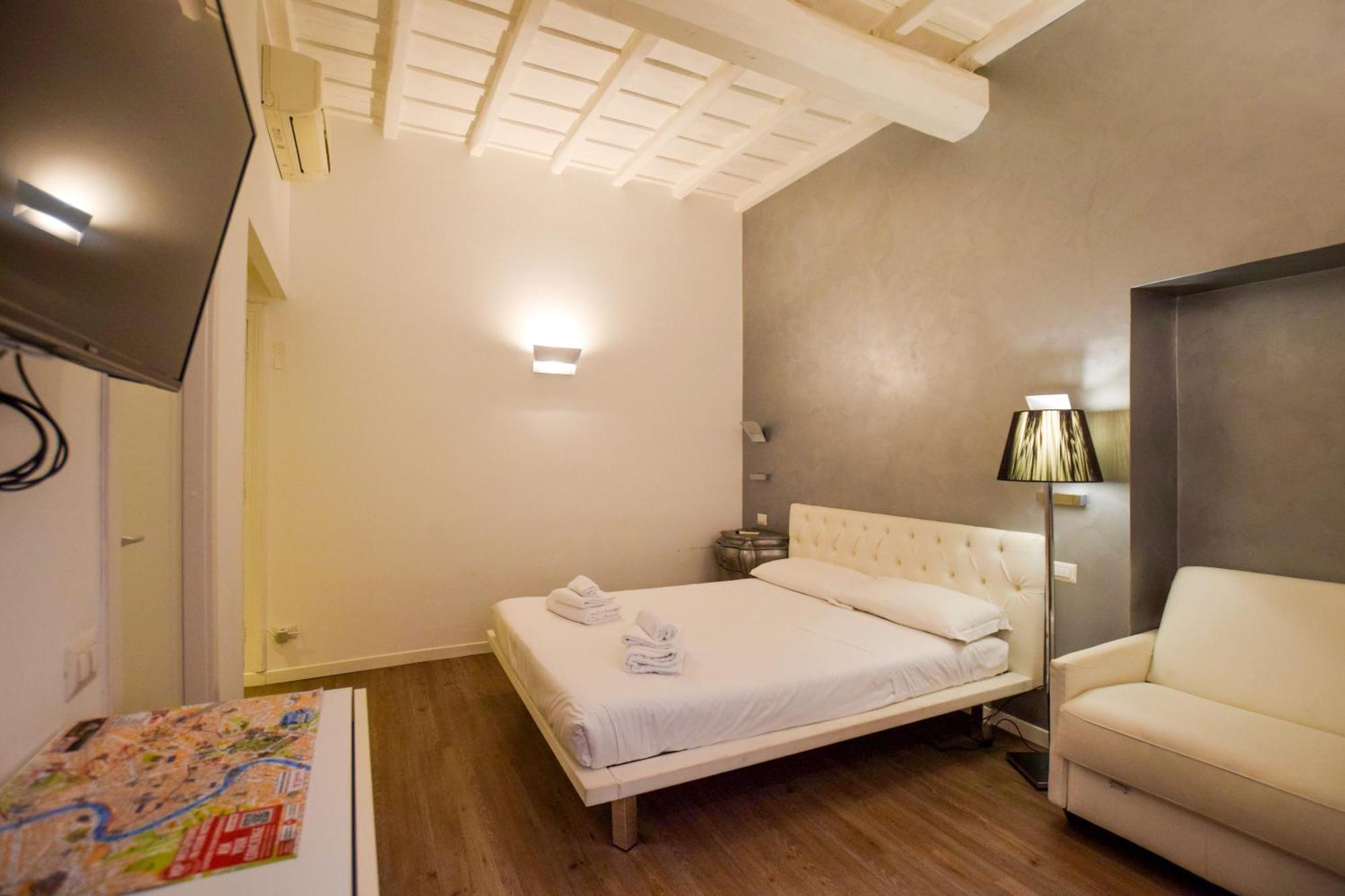 Navona Secret Stay Guest House Рим Екстериор снимка