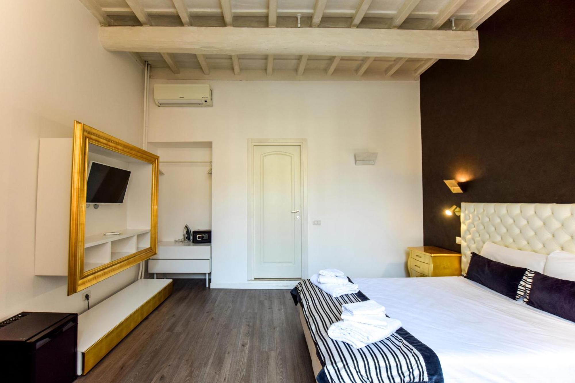 Navona Secret Stay Guest House Рим Екстериор снимка