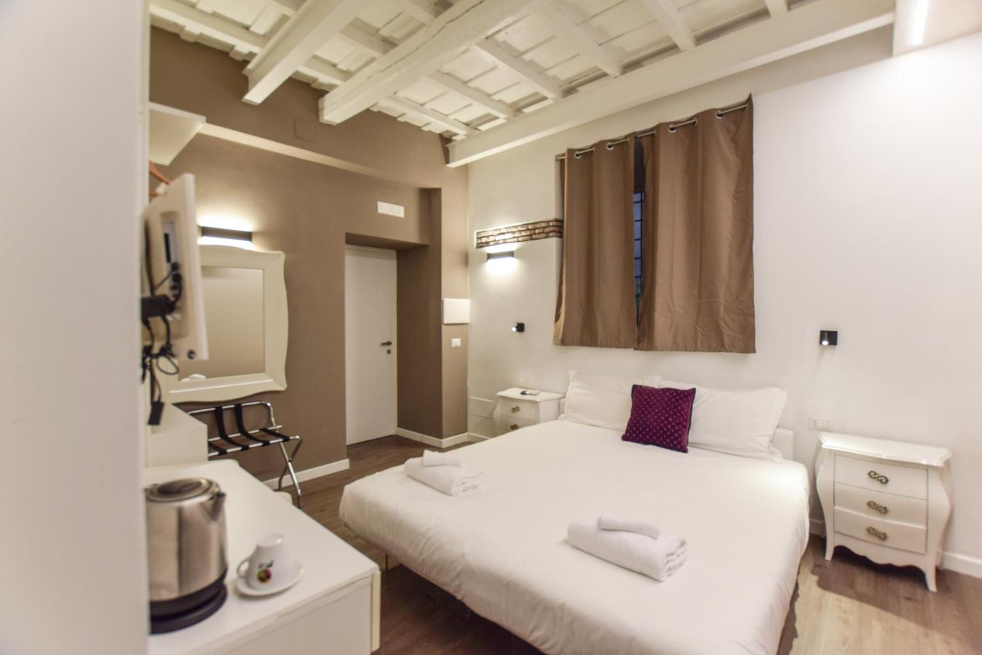 Navona Secret Stay Guest House Рим Екстериор снимка