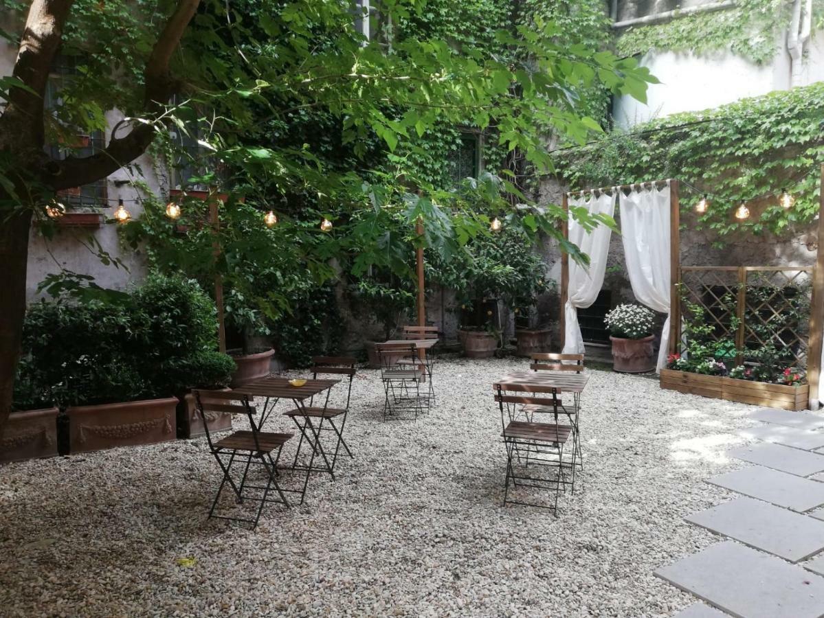 Navona Secret Stay Guest House Рим Екстериор снимка